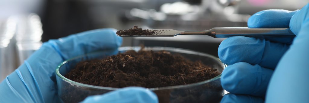 Analyses biologiques des sols terres agro par Laboratoire QUALYSE.